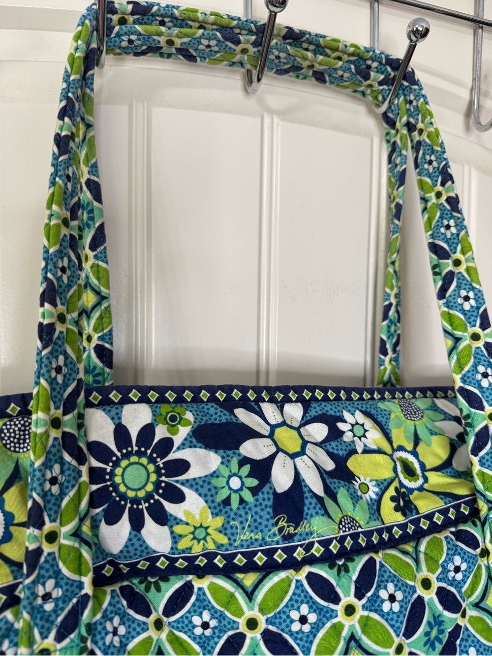 VERA BRADLEY 💚 Large Duffel Travel, Diaper Bag, Green Paisley Pattern 13x17” - Picture 8 of 15